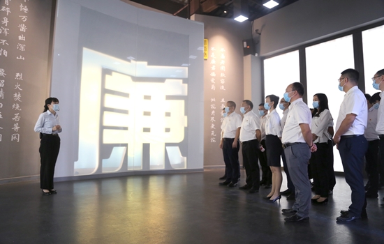 1605228076673153.jpg 華南公司紀委組織參觀廣州越秀區廉潔文化教育館-2_副本.jpg